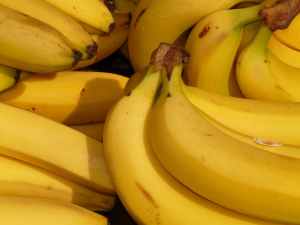 bunch of yellow banana